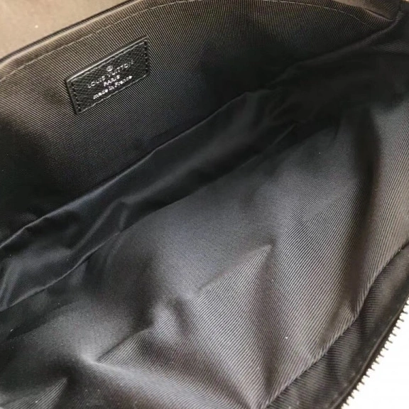 Vuitton OUTDOOR MESSENGER Louis PM 0224